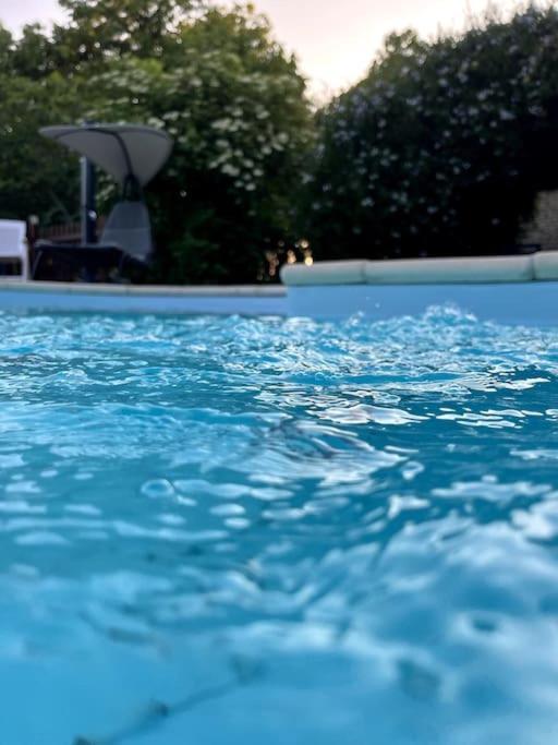Entire Apartment With Swimming Pool Near Aubeterre Saint-Romain  Exterior foto