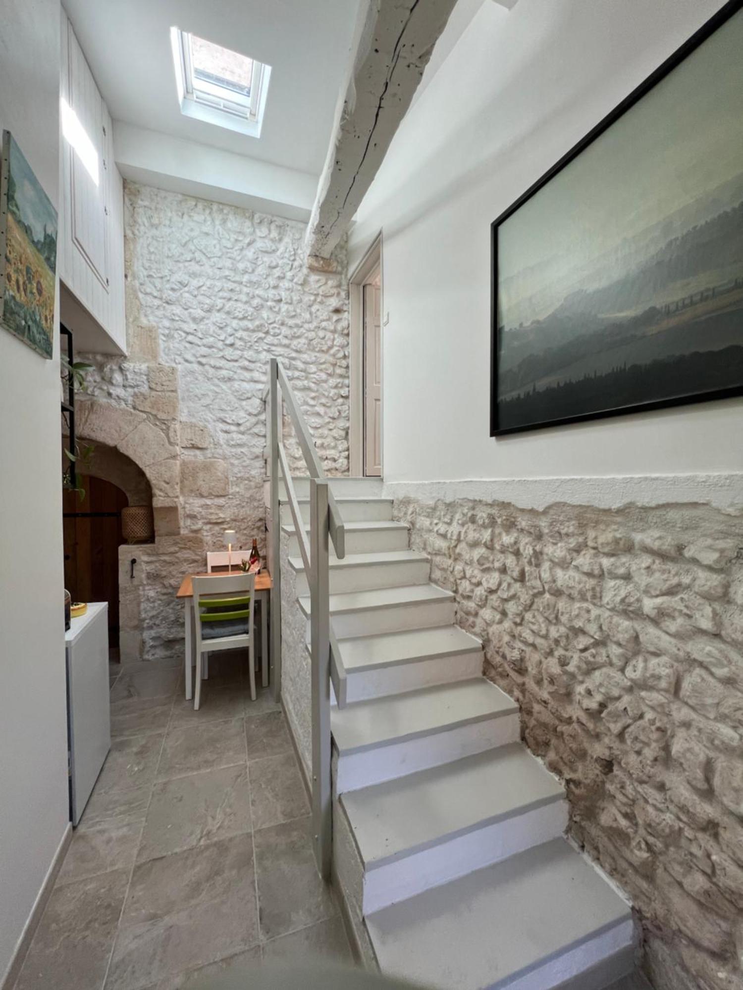 Entire Apartment With Swimming Pool Near Aubeterre Saint-Romain  Exterior foto